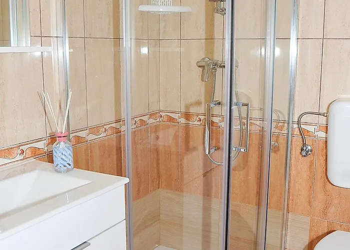 Appartement By The Sea Supetarska Draga - Gonar, Rab - 24383 *